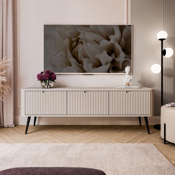 Morty Classic TV Stand